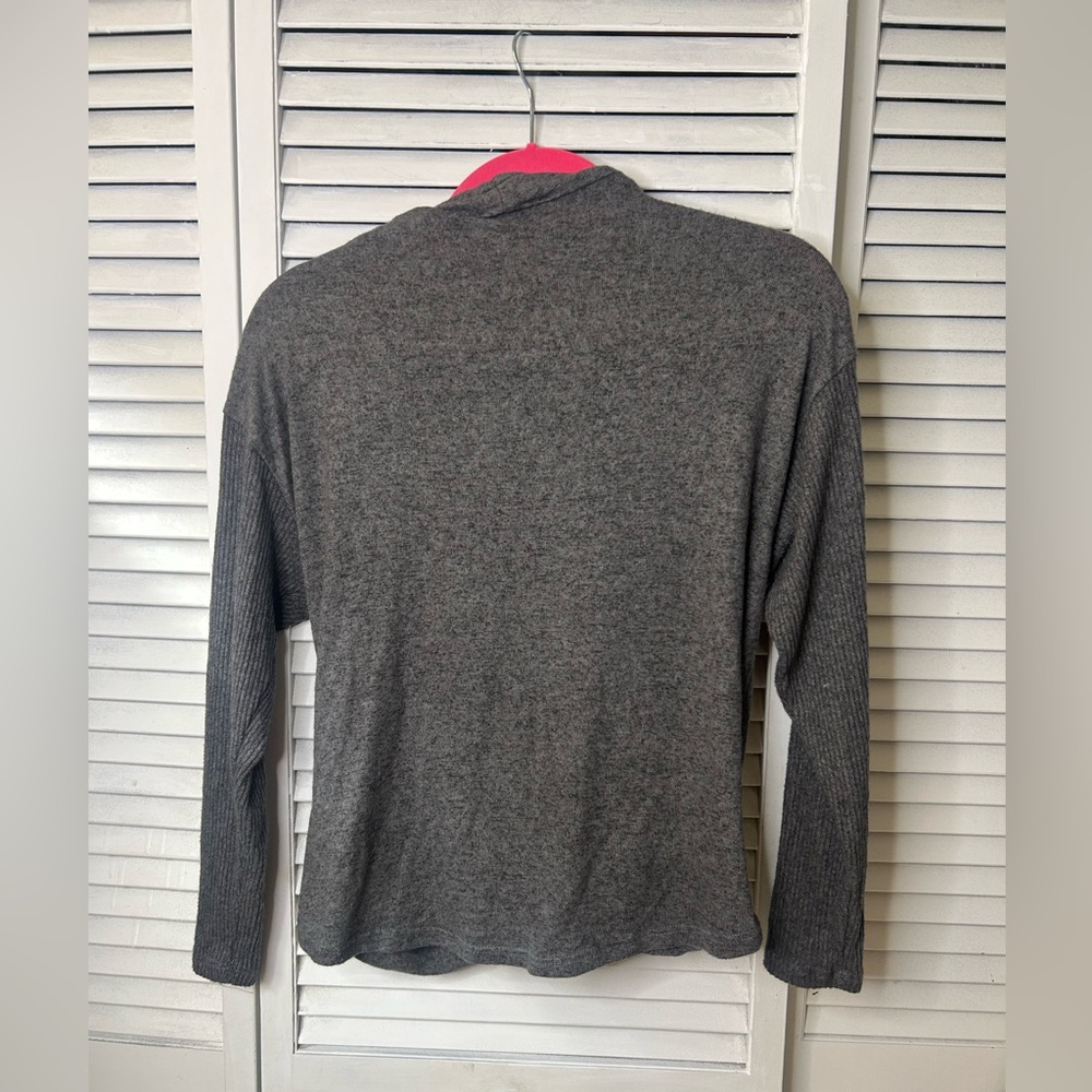 All in Favor Gray Draped V-Neck Top - Picture 3 of 3